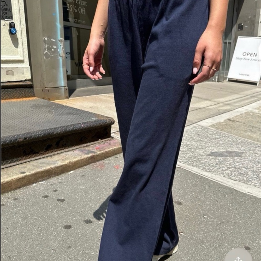 Brandy Melville Navy Women's Sweatpants